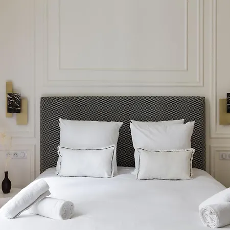 The Classy Parisian شقة باريس